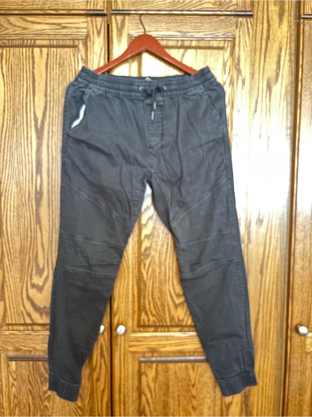 Hollister Men's Black Jogger chino pants- Casual Comfort size medium